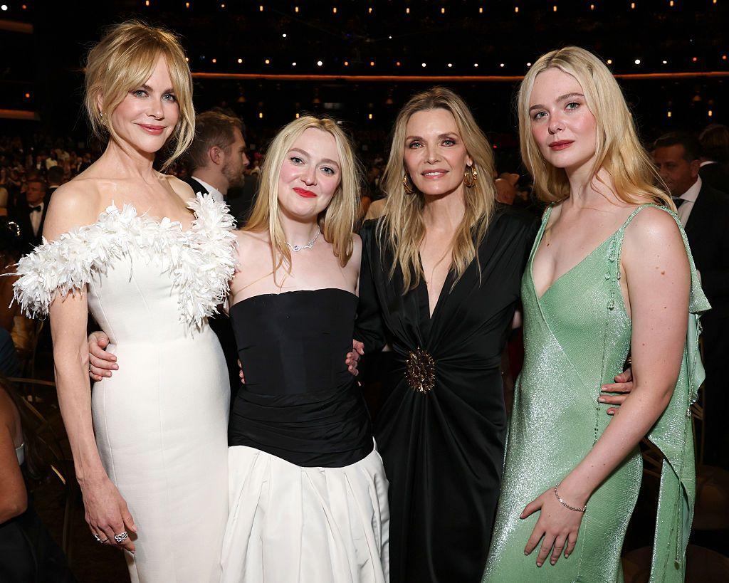 Matthew Rhys, ganador del Premio al Mejor Actor Principal en una Serie de Comedia por "Widow's Bay" y del Premio al Mejor Actor Principal en una Serie Limitada, Antología o Película por "The Beast in Me", posa en la sala de prensa durante la 78ª entrega de los Premios Emmy de Prime Time en el Peacock Theater el 14 de septiembre de 2026 en Los Ángeles, California. (Foto de Amy Sussman/Getty Images)