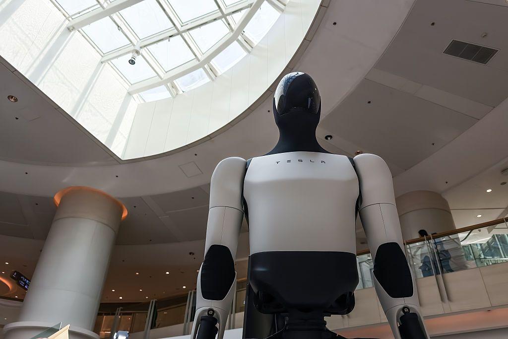 El presidente chino, Xi Jinping, saluda con la mano a su llegada a la ceremonia de apertura de la Conferencia Mundial de Inteligencia Artificial el 17 de julio de 2026 en Shanghái, China.