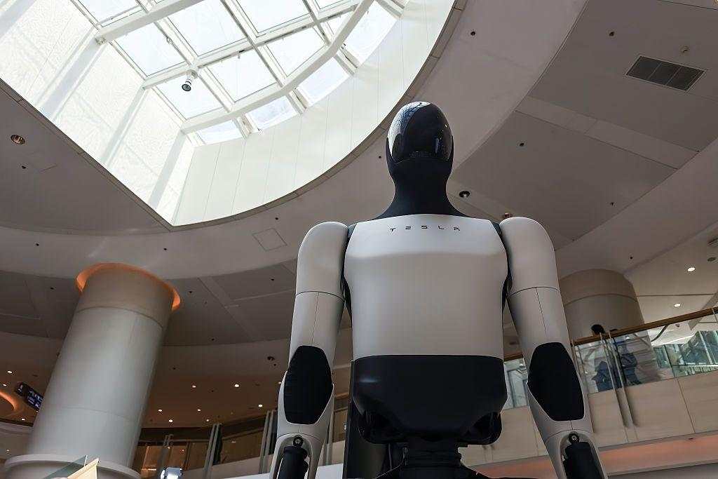 El presidente chino, Xi Jinping, saluda con la mano a su llegada a la ceremonia de apertura de la Conferencia Mundial de Inteligencia Artificial el 17 de julio de 2026 en Shanghái, China.