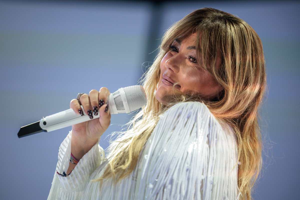Amaia Montero queda a media salida del escenario en concierto de La Oreja de Van Gogh: “¿Conseguiré verlos?”