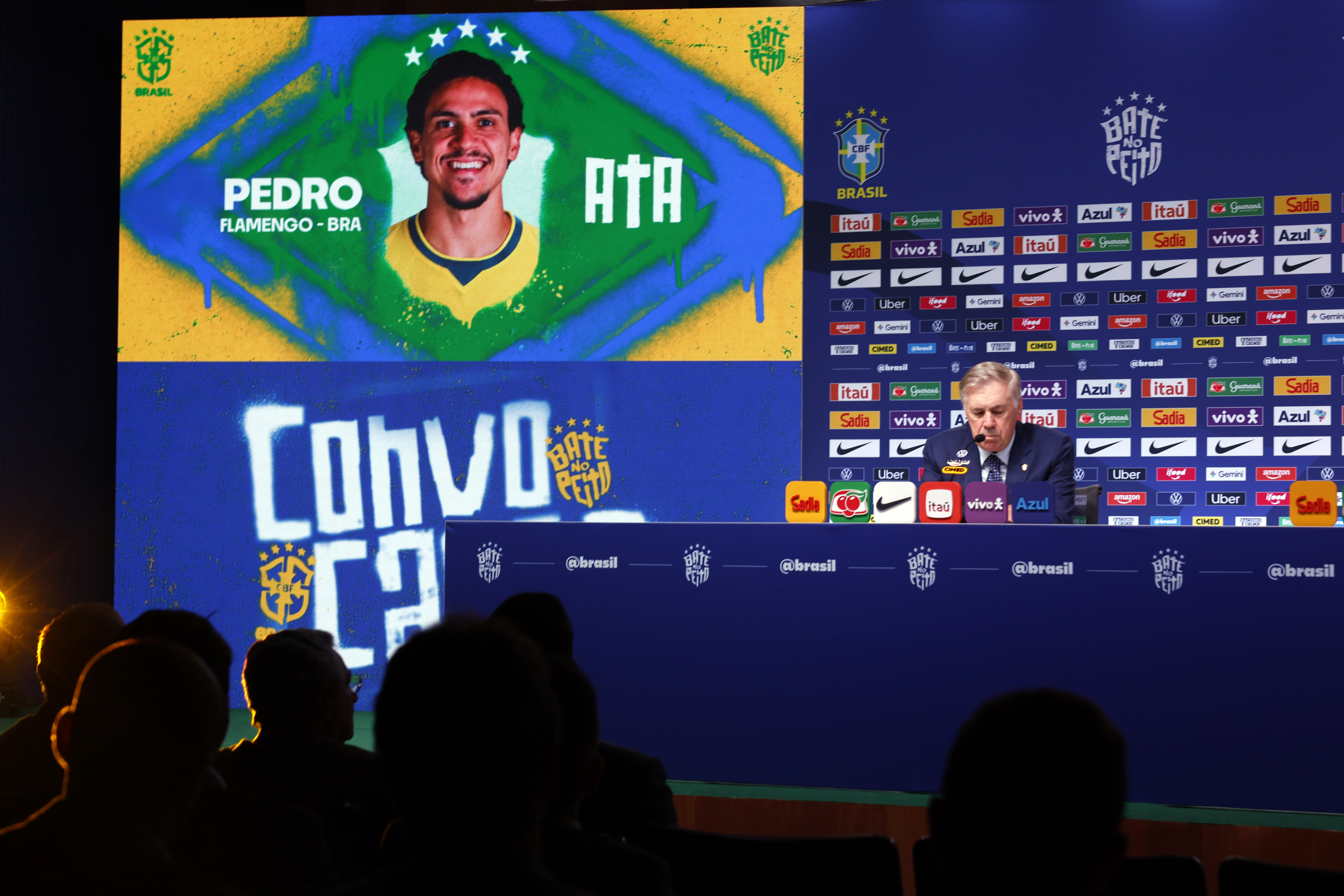 AME5825. RÍO DE JANEIRO (BRASIL), 09/09/2026.- El seleccionador de Brasil, Carlo Ancelotti, habla en una rueda de prensa durante la presentación de la convocatoria de la selección brasileña para la próxima fecha FIFA este miércoles, en Río de Janeiro (Brasil). EFE/ Antonio Lacerda