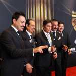 AME6332. MINNEAPOLIS (ESTADOS UNIDOS), 10/09/2026.- Integrantes de la banda mexicana Los Tigres del Norte posan en la alfombra roja de los 39 Premios a la Herencia Hispana este jueves, en el Orchestra Hall en Minneapolis (Estados Unidos). EFE/ Adam Bettcher