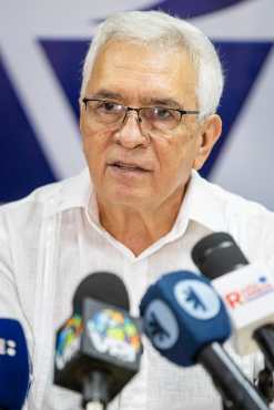 AME7316. CARACAS (VENEZUELA), 14/09/2026.- Noel Álvarez, vocero de Alianza por Venezuela (Ave), habla durante una rueda de prensa este lunes, en Caracas (Venezuela). Ave, una nueva coalición integrada por nueve organizaciones políticas y sociales, exigió unas elecciones presidenciales "libres, justas y verificables" en el país con la líder opositora y nobel de la paz María Corina Machado como candidata. EFE/ Miguel Gutiérrez