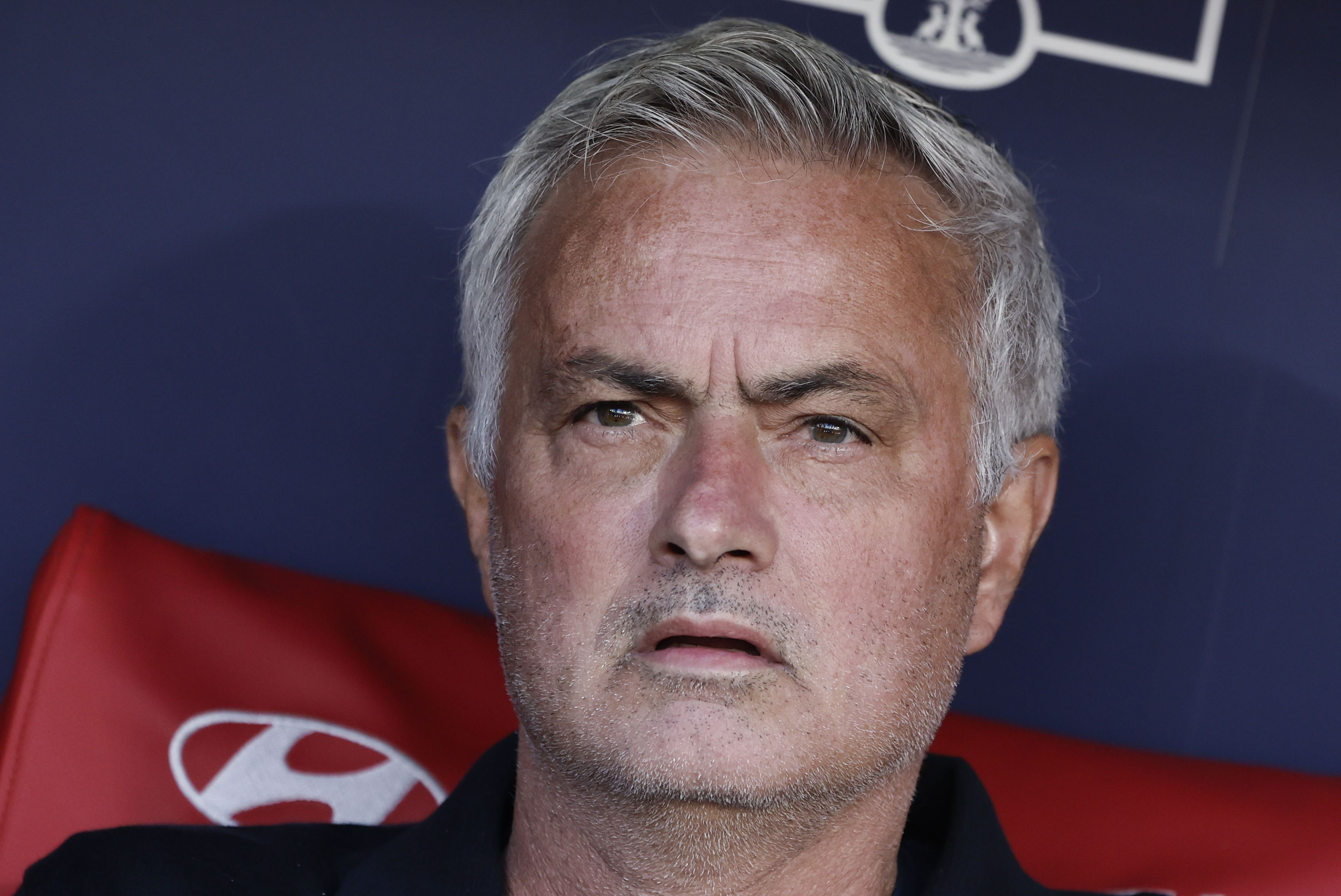 MADRID, 20/09/2026.- El entrenador del Real Madrid, José Mourinho, durante el partido de LaLiga EA Sports entre Atlético de Madrid y Real Madrid celebrado este domingo en el del estadio Riyadh Air Metropolitano de la capital española. EFE/ Sergio Pérez