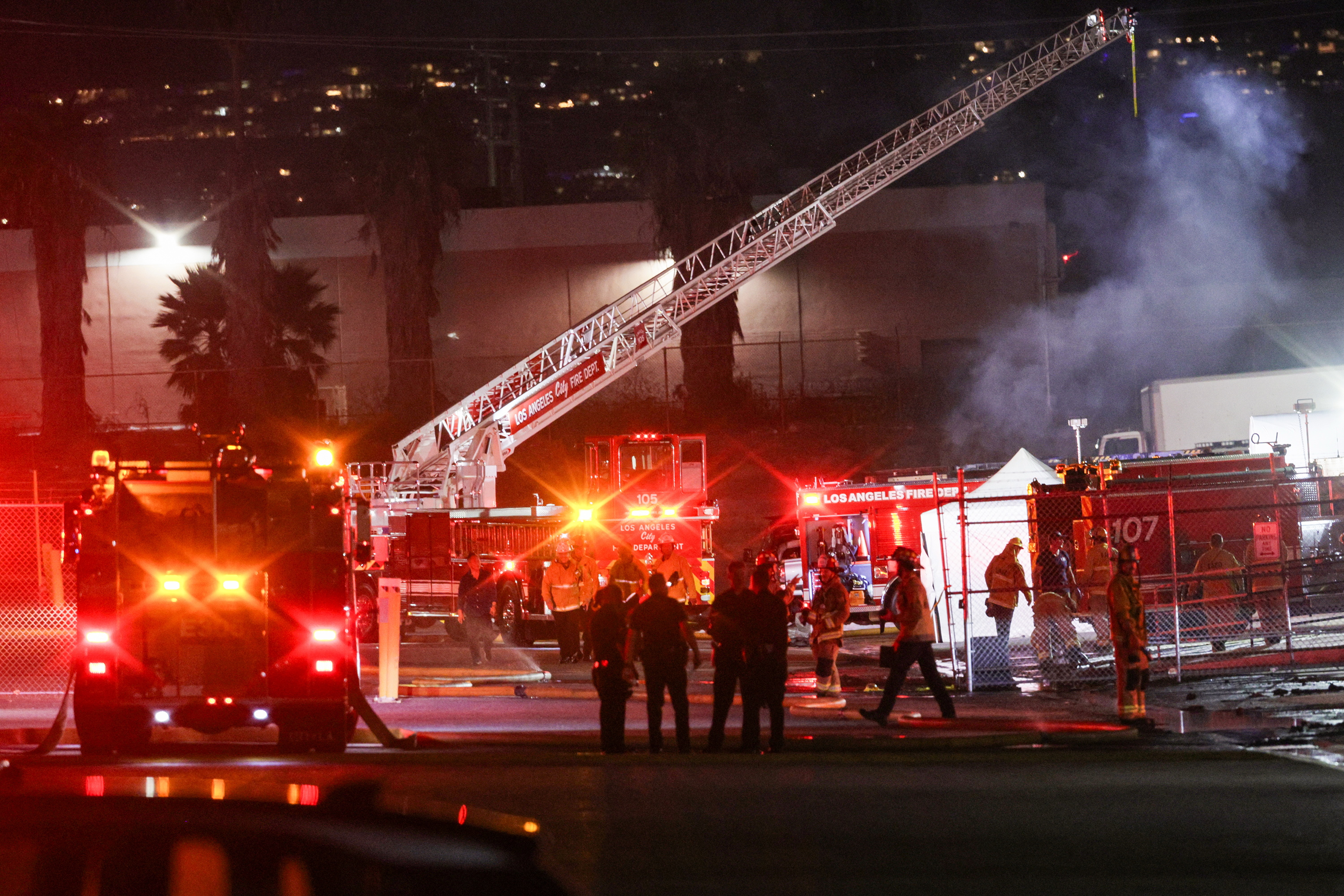Un accidente de helicóptero en Los Ángeles deja al menos tres muertos.