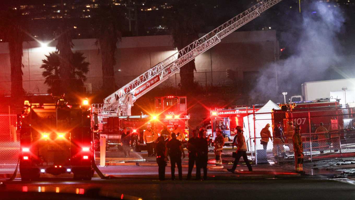 Un accidente de helicóptero en Los Ángeles deja al menos tres muertos.