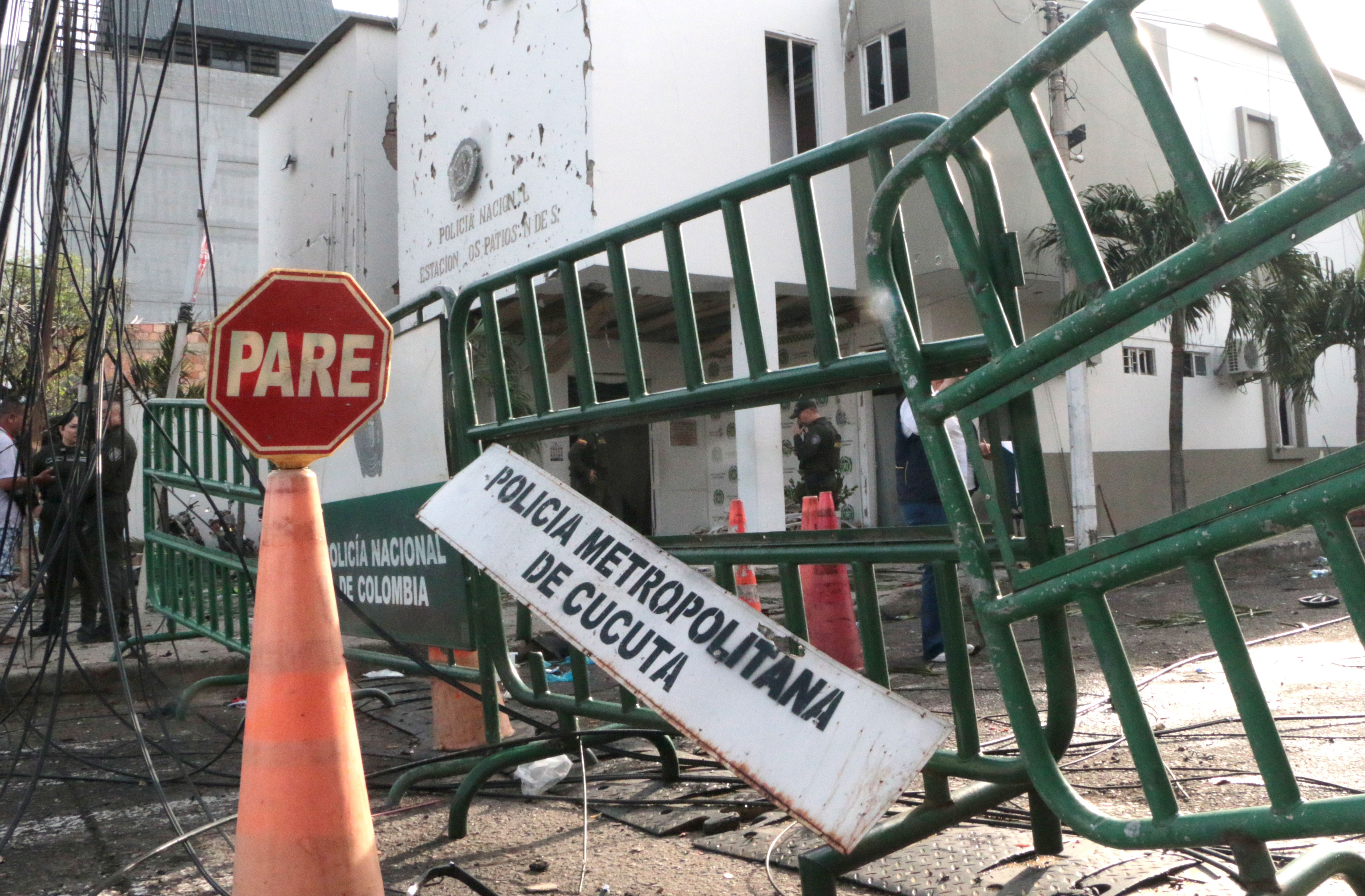 Un muerto y once heridos en el ataque terrorista contra un puesto policial en Colombia