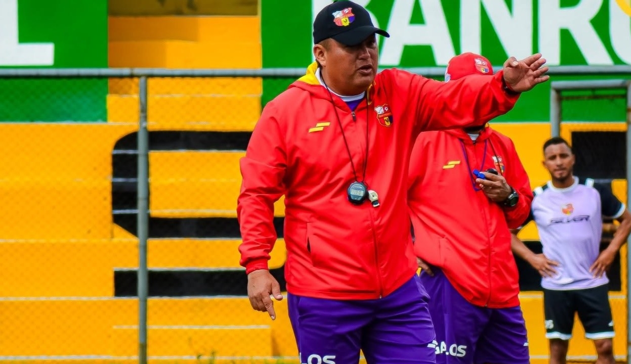Edwin Vásquez, técnico de San Pedro recibe fuerte castigo y espera el respaldo de su equipo para apelar dicho castigo. (Foto Prensa Libre: Los Súper Gallos DSP).