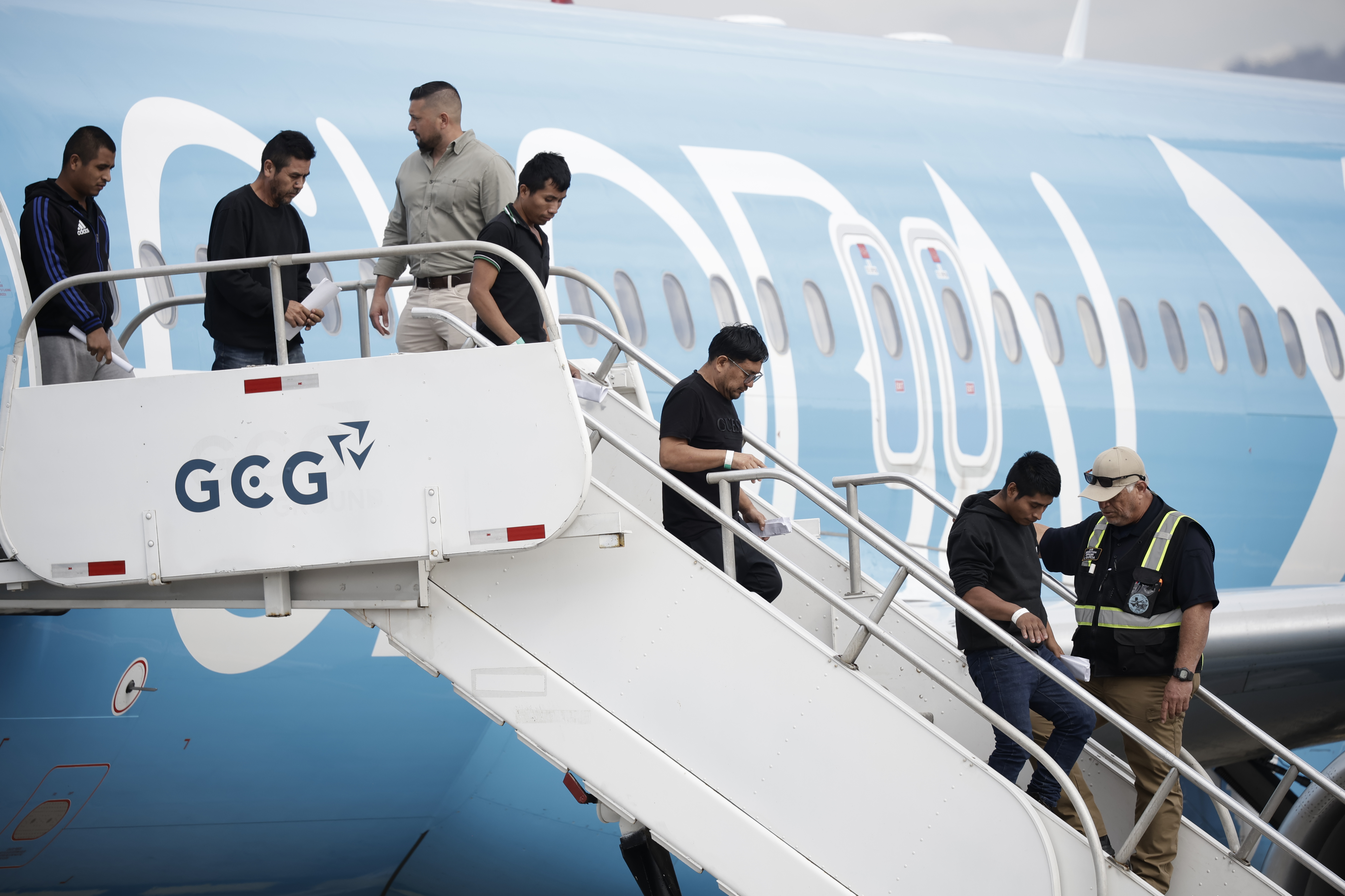 Costa Rica recibe desde EE.UU. el primer vuelo con 25 deportados tras acuerdo migratorio