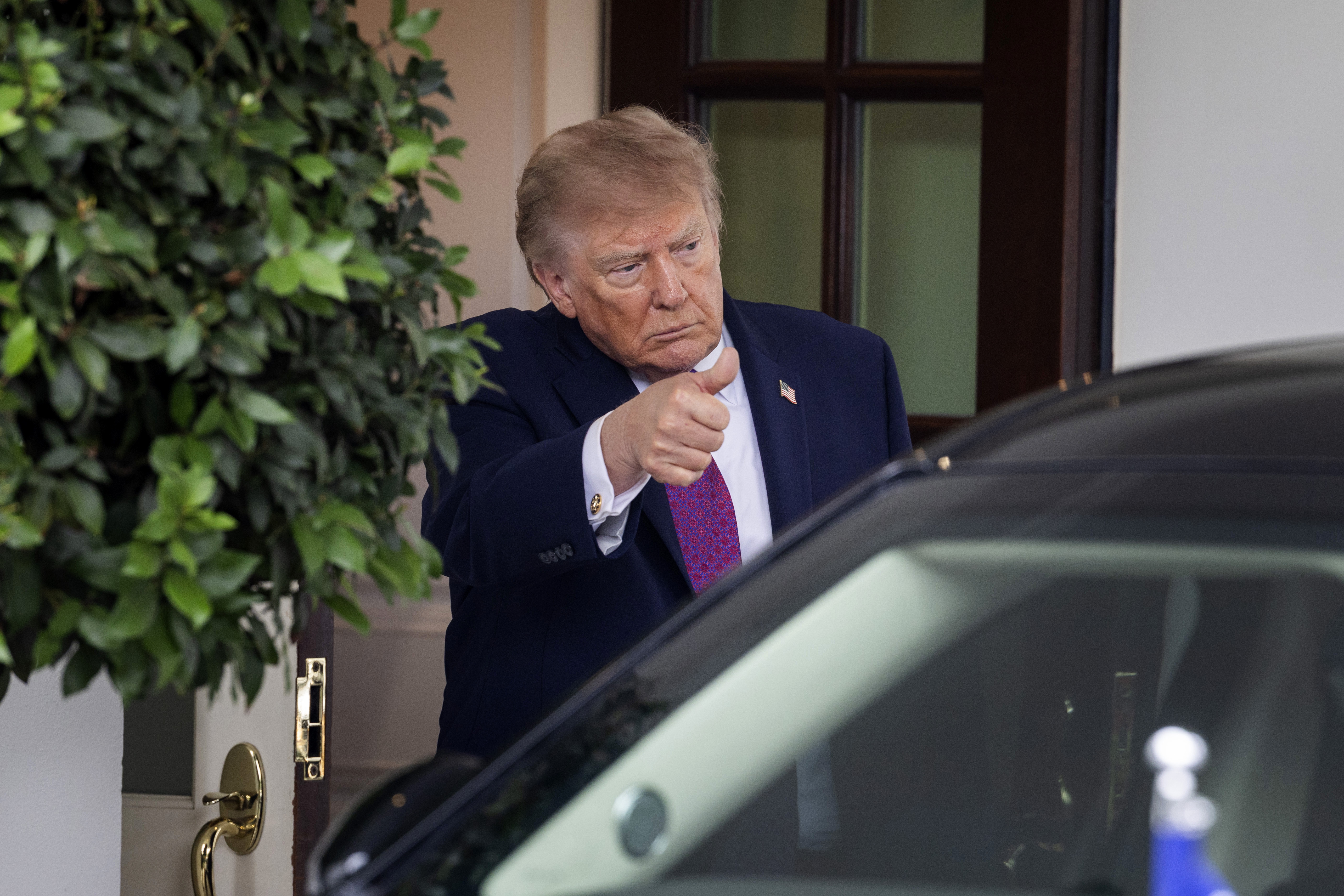 El presidente estadounidense Trump recibe al presidente chino Xi Jinping en la Casa Blanca.