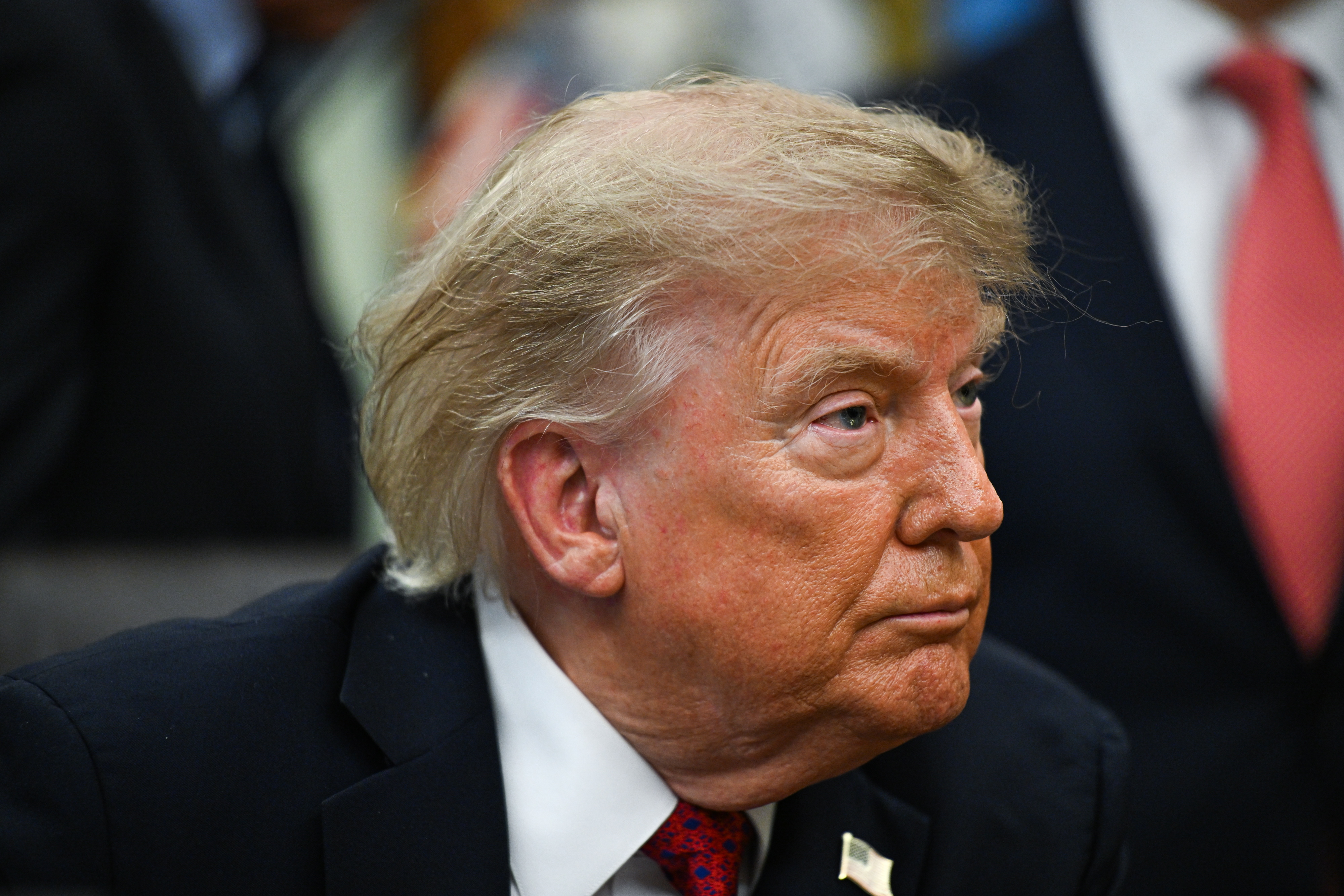 Trump organiza un anuncio sobre la asequibilidad de la atención médica.