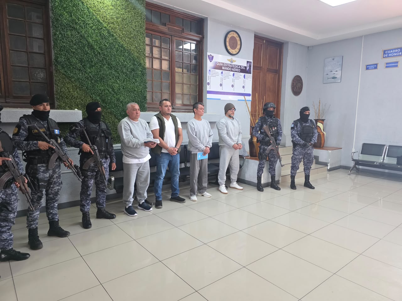 Guatemala extraditó a cuatro privados de libertad señalados de narcotráfico. (Foto Prensa Libre: Cortesía) 