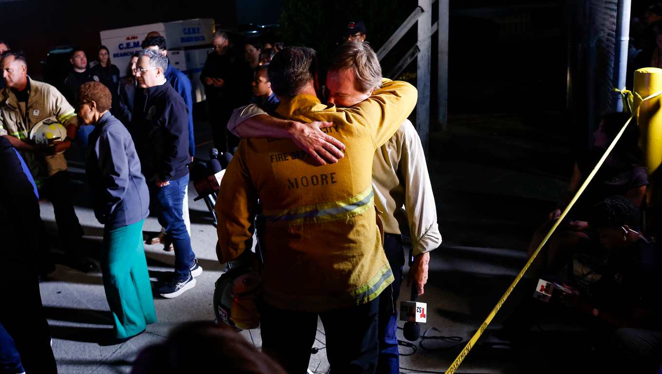Un accidente de helicóptero en Los Ángeles deja al menos tres muertos.