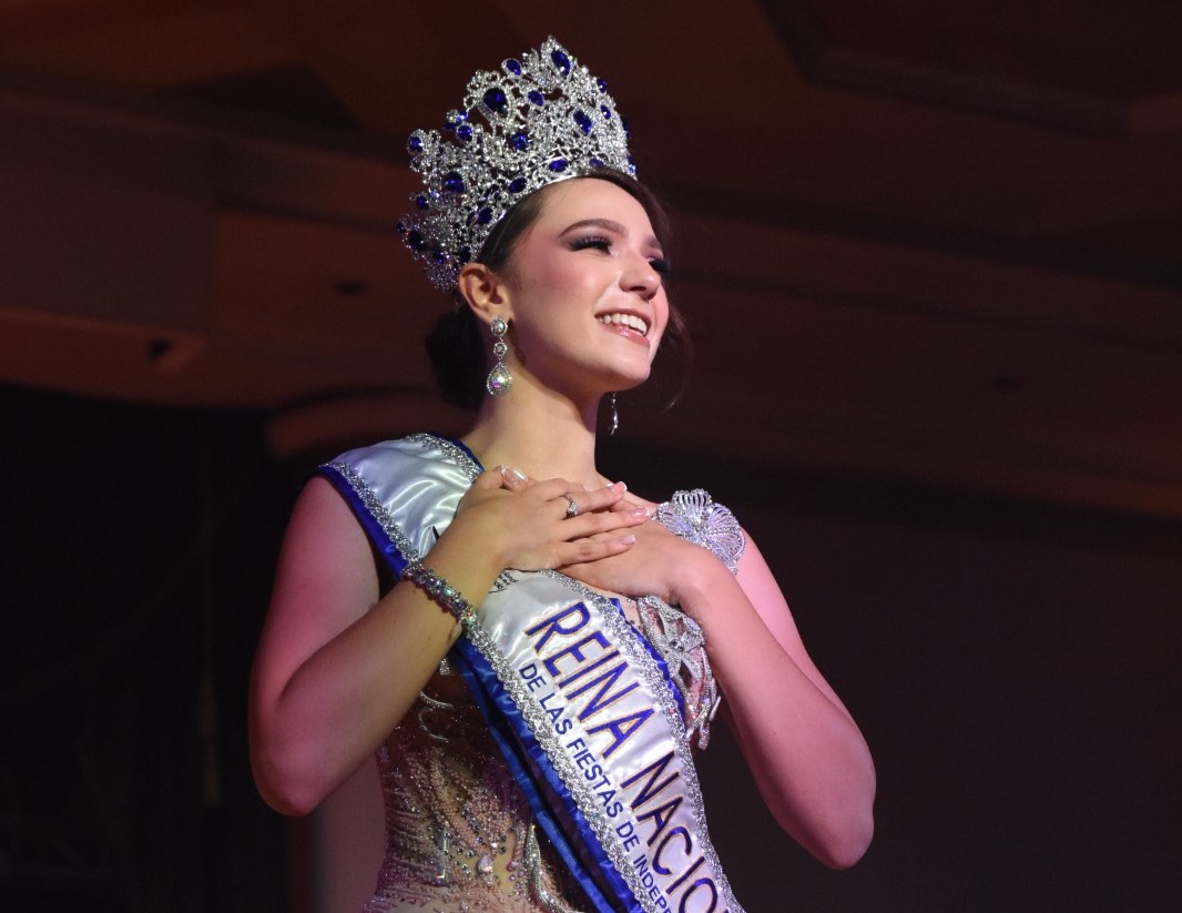 Maite García, representante de Zacapa, se corona Reina Nacional de las Fiestas de Independencia 2026