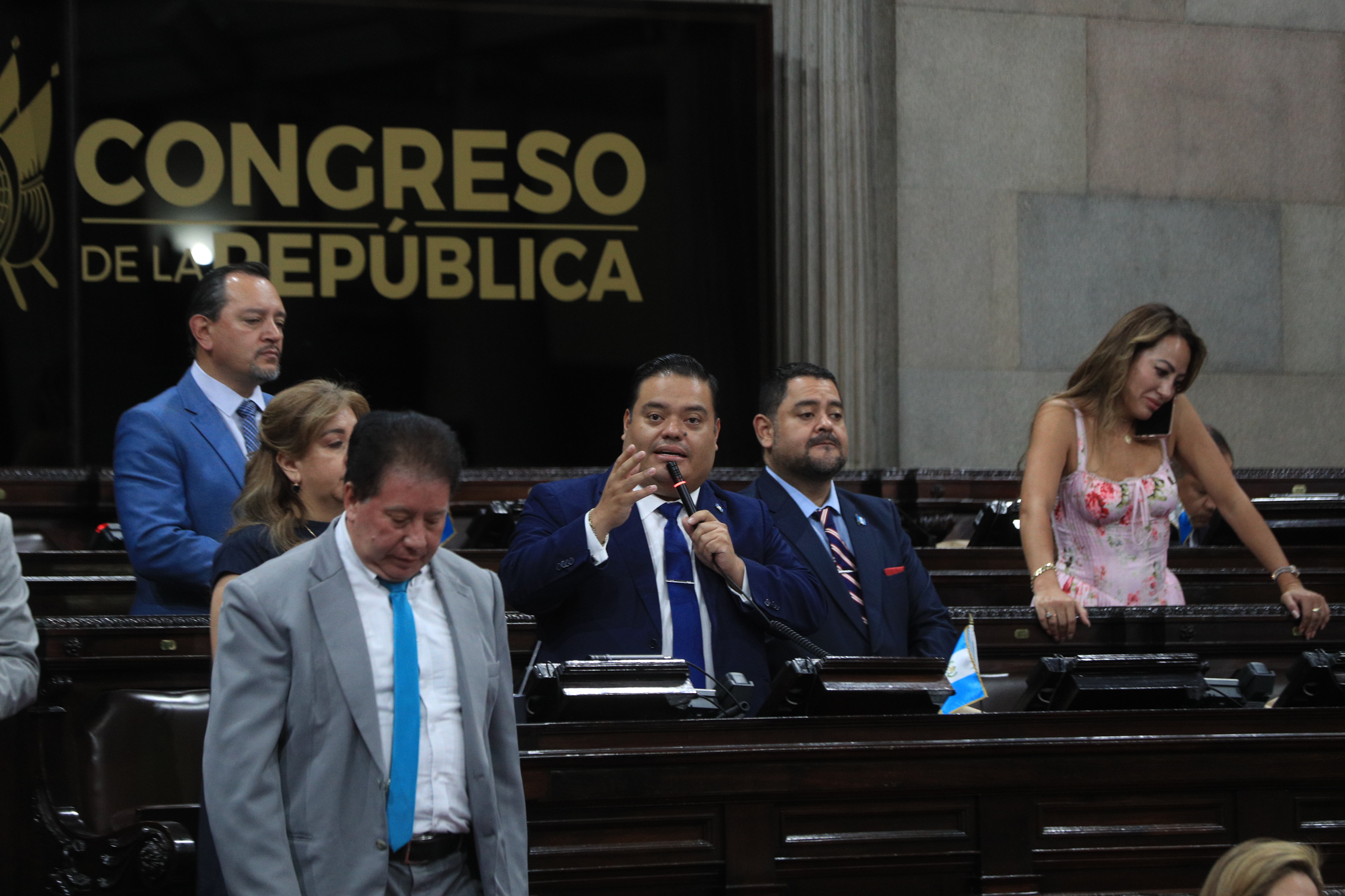 EN FOTOGRAFÍA: ALLAN RODRIGUEZ 

El Congreso de la República aprobó un subsidio que fija en Q39 el galón de diésel y gasolina regular, mientras que la gasolina superior tendrá un precio de Q41, como medida para contener el impacto del alza en los combustibles.

foto Byron Rivera 
08/09/2026