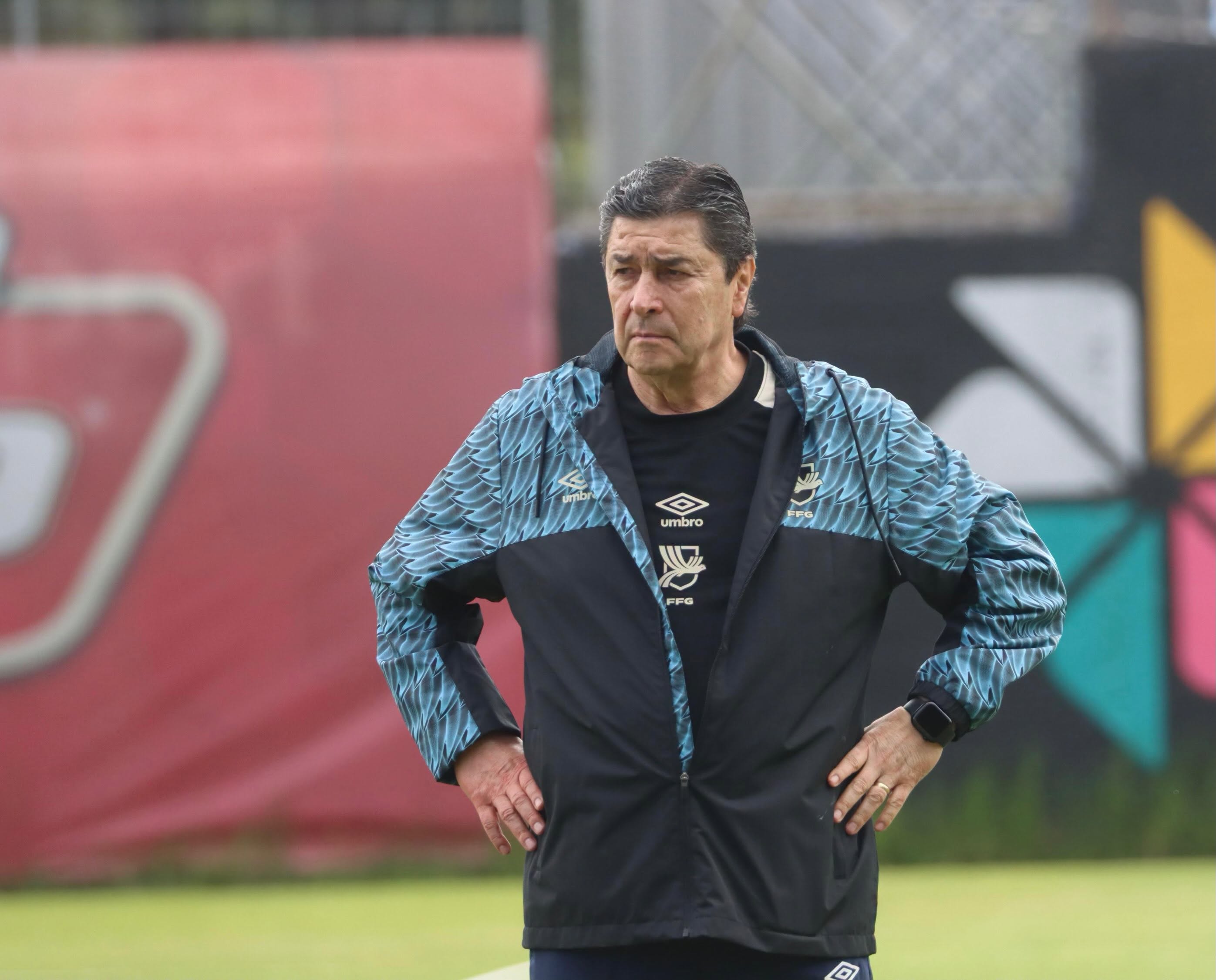 El técnico mexicano Luis Fernando Tena, afronta su segunda etapa al frente de la Selección de Guatemala. (Foto Prensa Libre: FFG).