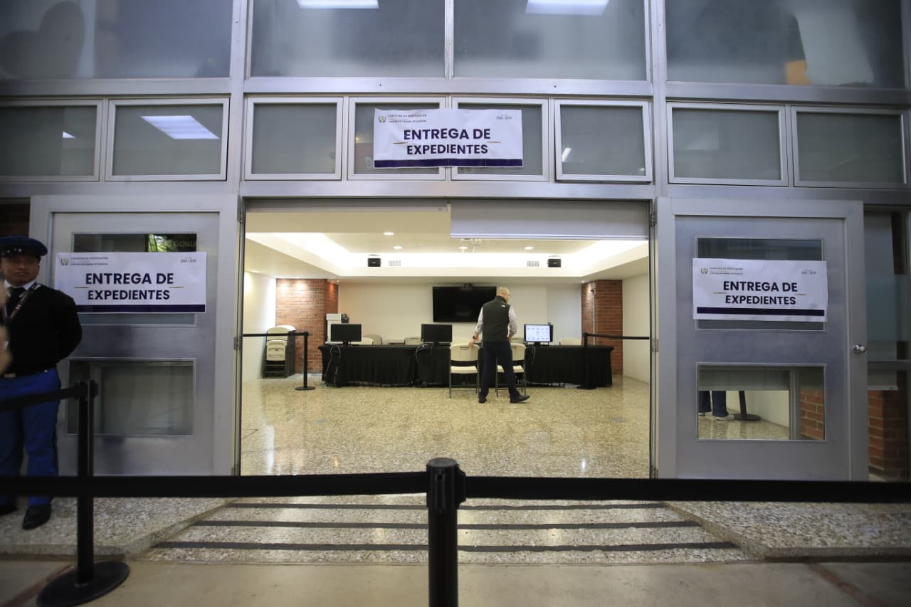 Ambiente en el primer día de recepción de tachas contra aspirantes a Contralor General de Cuentas