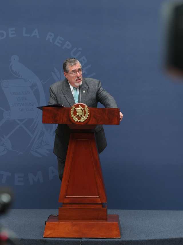 Analistas vinculan giro de Arévalo con desgaste y presupuesto 2027