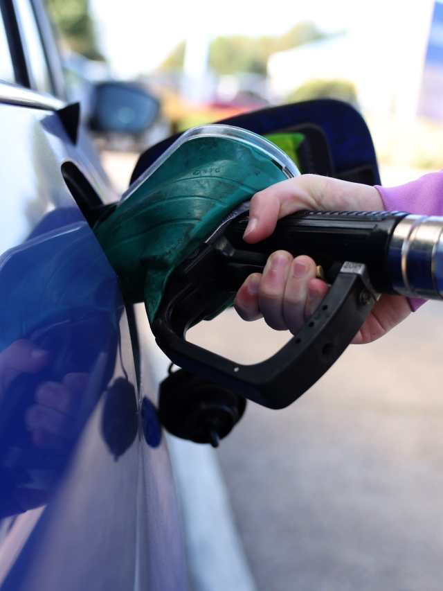 Combustibles: diputados buscan crear un fondo para contener alzas en 2027