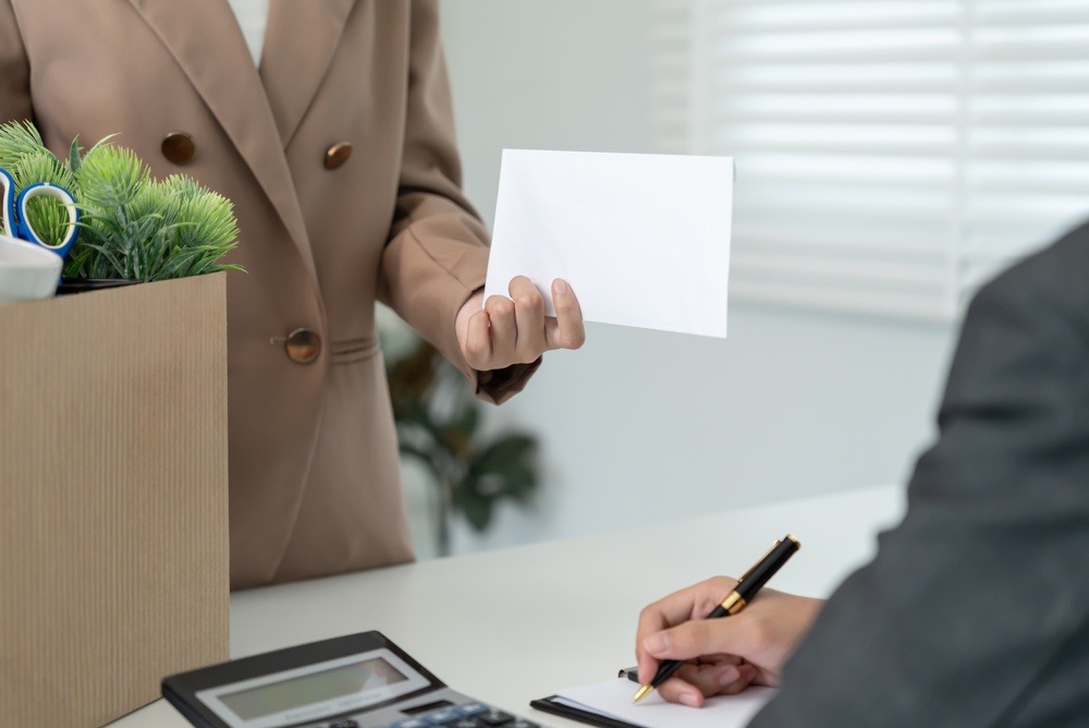 De acuerdo con inspectores de trabajo del Mintrab, al terminar una relación laboral, el patrono debe incluir en la liquidación las prestaciones proporcionales que correspondan, aunque el trabajador haya laborado solo unas semanas o durante el período de prueba. Esto incluye vacaciones, aguinaldo y Bono 14. (Foto, Prensa Libre: ShutterStock)