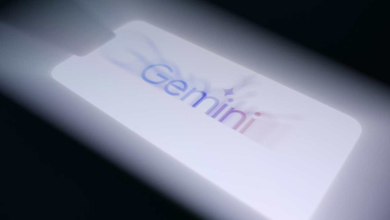 Fotografía de archivo en la que se captó un logotipo de Google Gemini en un teléfono móvil. EFE/Adam Vaughan