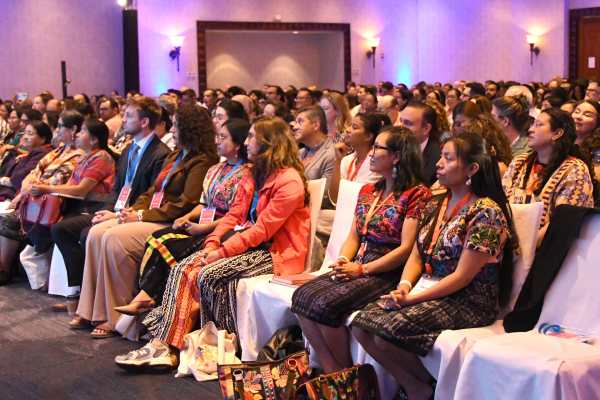 Un grupo de asistentes al Foro Centroamericano de Donantes (CADF) 2026 fue captado, este 30 de septiembre, en Ciudad de Guatemala (Guatemala). EFE/Alex Cruz