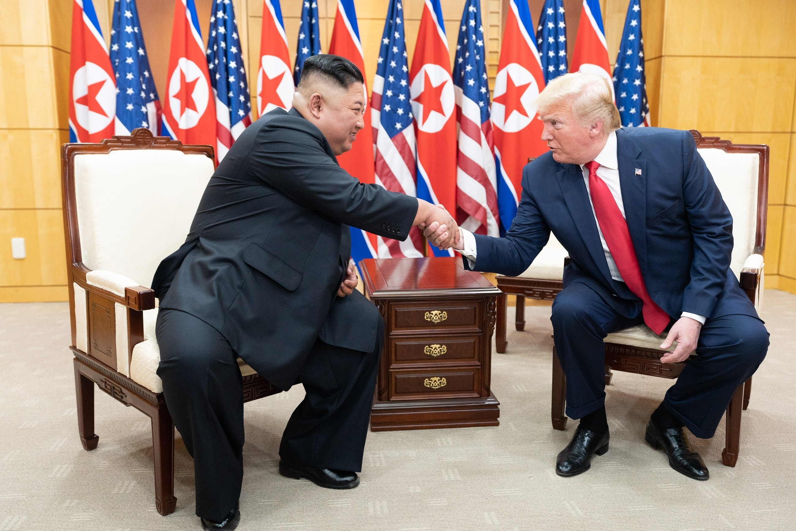 Foto de referencia. El líder de Corea del Norte, Kim Jong-un y el presidente Donald Trump se reunieron por última vez el 30 de junio de 2019. (Foto Prensa Libre: Shutterstock)