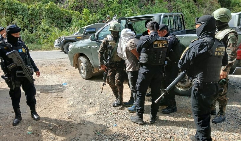 El guatemalteco Gregorio “N”, señalado como presunto cabecilla de una organización dedicada al tráfico de armas, fue capturado en Chiapas, México. (Foto Prensa Libre: Mingob)