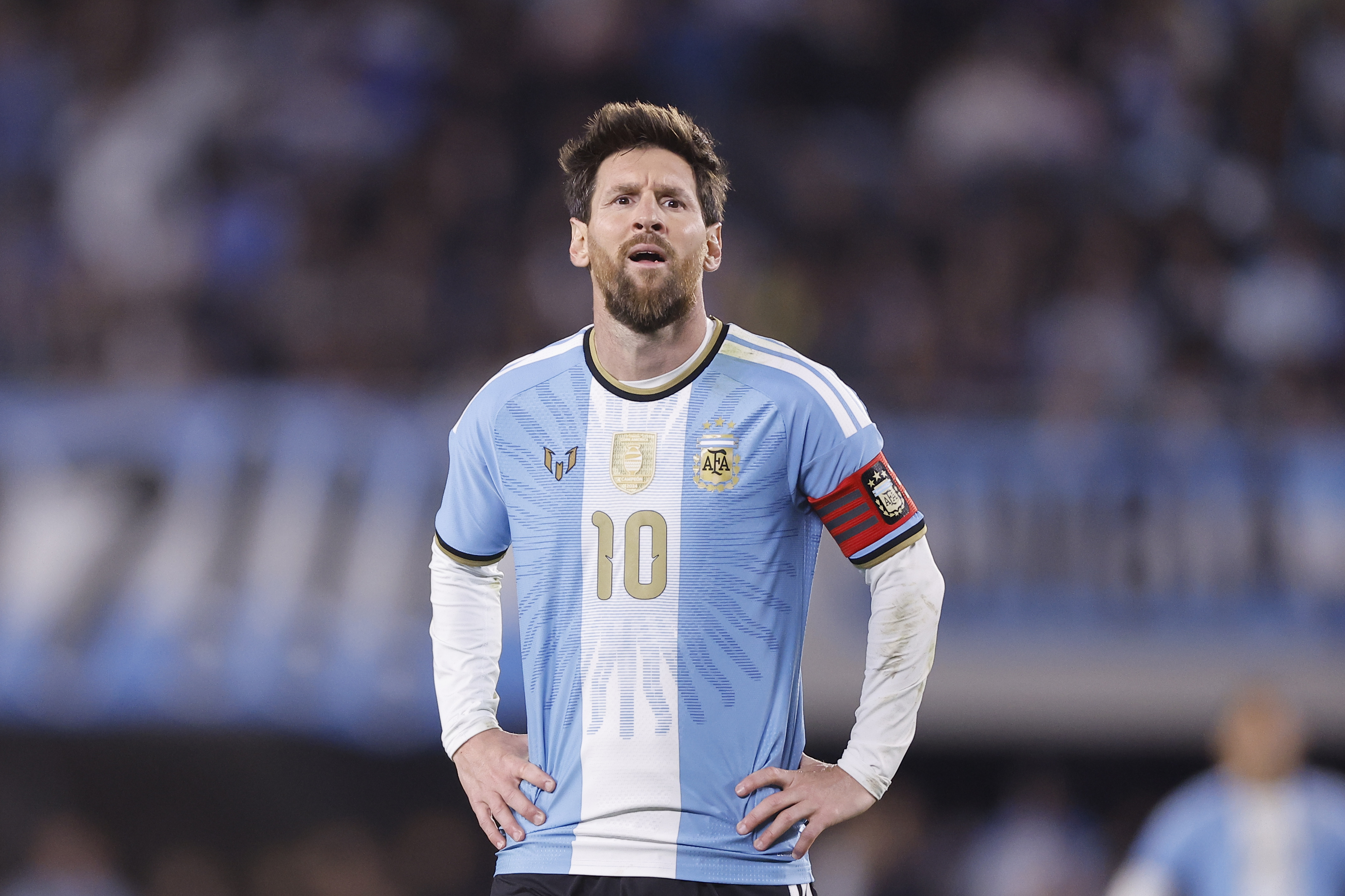 AME3535. BUENOS AIRES (ARGENTINA), 06/10/2026.- Lionel Messi de Argentina reacciona este martes, en un partido Amistoso Internacional entre Argentina y Benín en el estadio Monumental, en Buenos Aires (Argentina). EFE/ Juan Ignacio Roncoroni