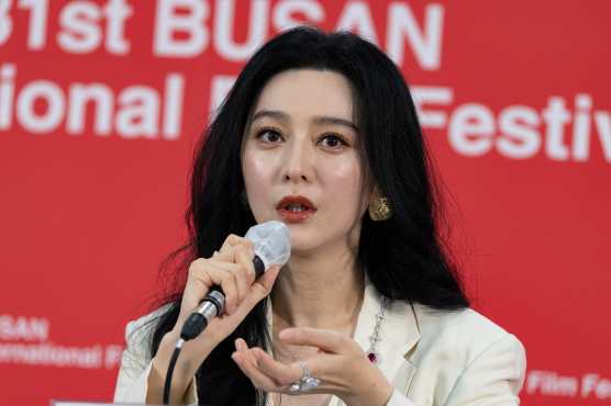 Busan (Republic Of), 07/10/2026.- Chinese actor Fan Bingbing speaks during a press conference for her film 'Diary of a Mad Old Man & She Said' during the 31th Busan International Film Festival (BIFF) in Busan, South Korea, 07 October 2026. The festival runs from 06 to 15 October 2026 with screenings of 316 films from 59 countries to be presented. (Cine, Cine, Corea del Sur) EFE/EPA/JEON HEON-KYUN