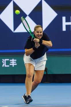 BEIJING (China), 09/10/2026.- Jelena Ostapenko of Latvia in action against Erin Routliffe of New Zealand and Aldila Sutjiadi of Indonesia during her Womens Doubles match at the China Open tennis tournament in Beijing, China, 09 October 2026. China Open runs from 28 September through 11 October. (Tenis, Letonia, Nueva Zelanda) EFE/EPA/WU HAO