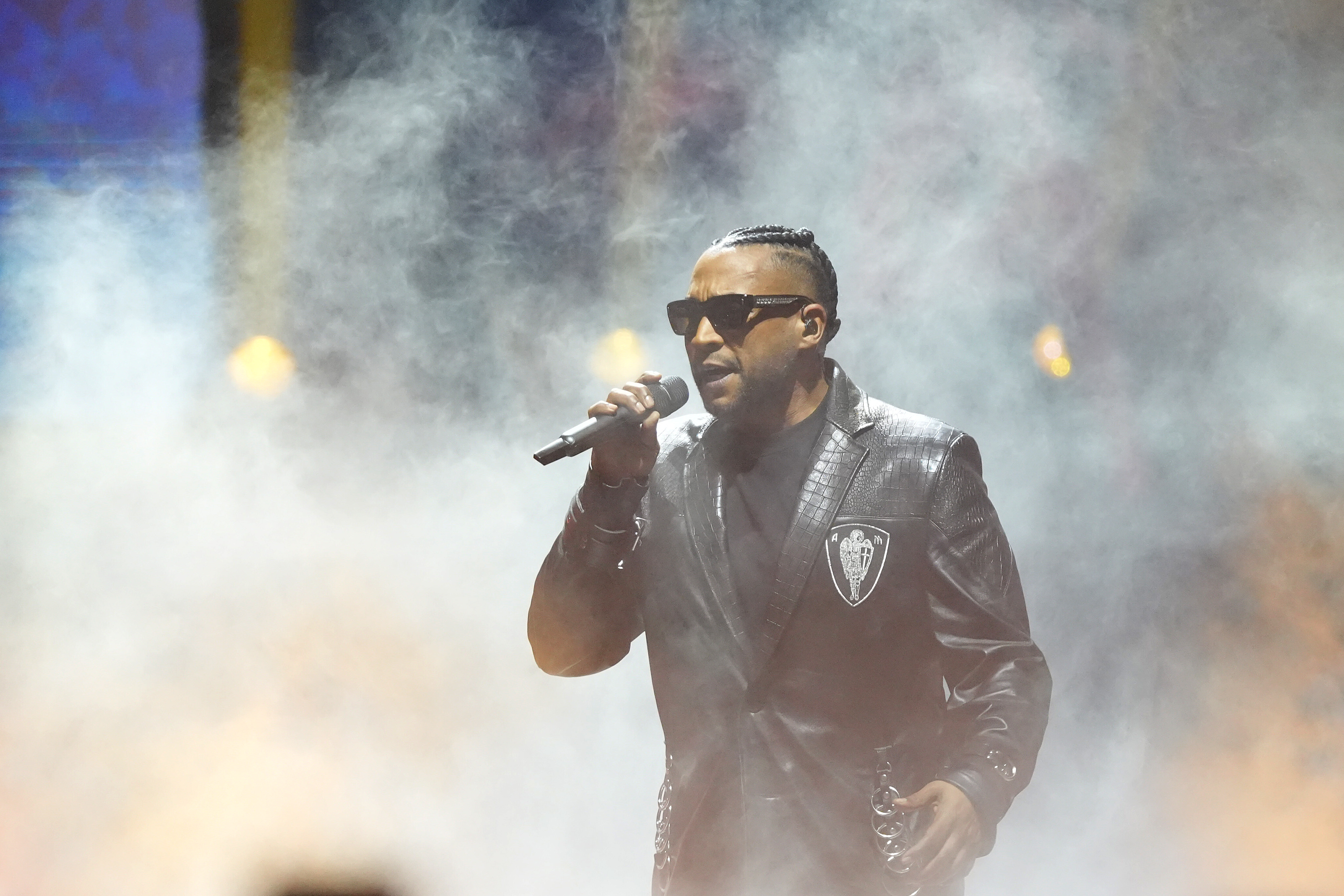 AME5018. NUEVA YORK (ESTADOS UNIDOS), 10/10/2026.- El cantante puertorriqueño Don Omar canta durante su concierto este sábado, en el Barclays Center en Nueva York (Estados Unidos). EFE/ Ángel Colmenares