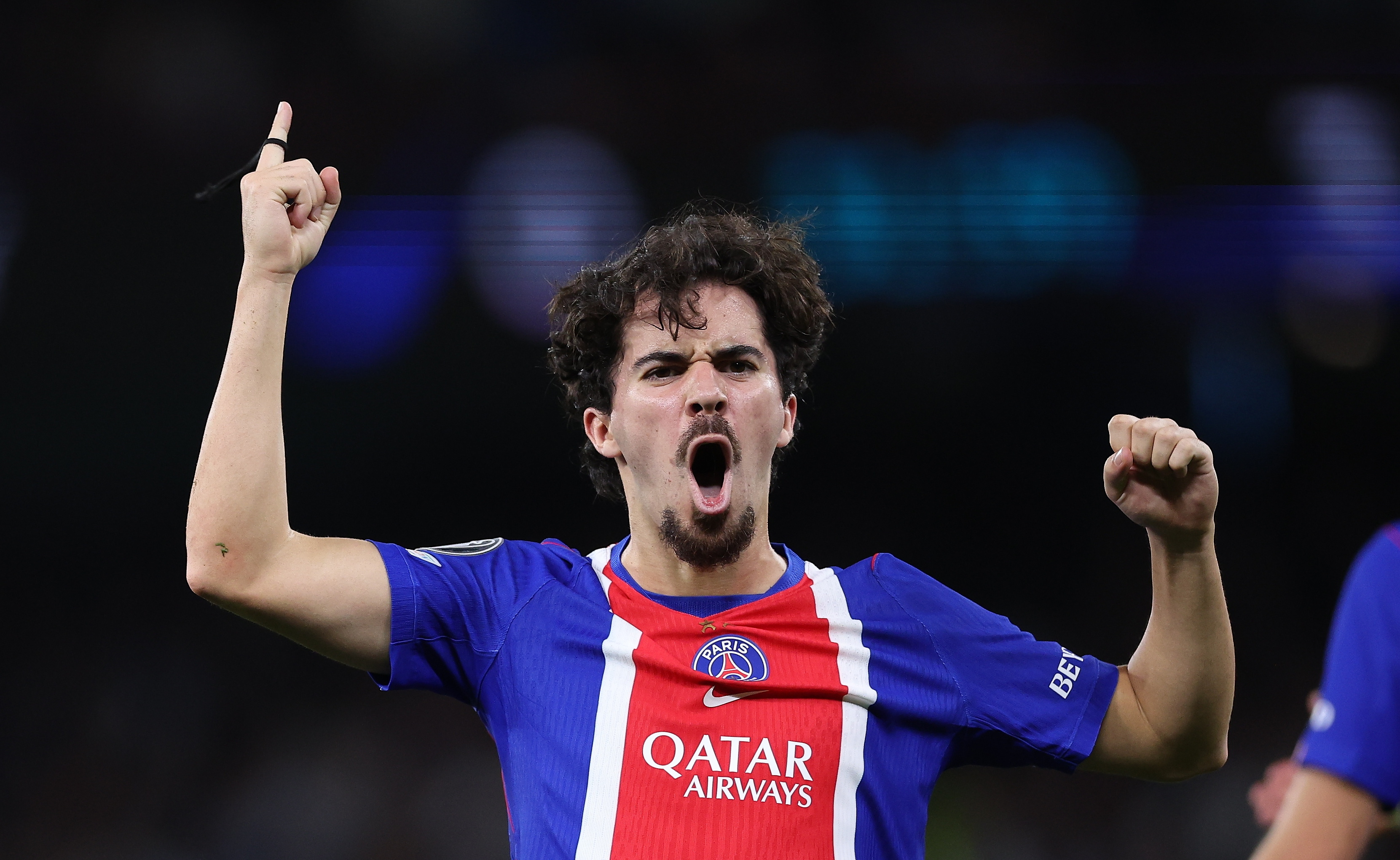 MANCHESTER (United Kingdom), 14/10/2026.- Paris Saint-Germain's Vitinha celebrates after scoring for the 3-0 goal during the UEFA Champions League soccer match between Manchester City and Paris Saint-Germain in Manchester, Britain, 14 October 2026. (Liga de Campeones, Reino Unido) EFE/EPA/ADAM VAUGHAN