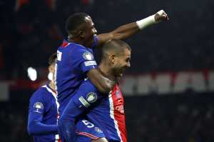 PSG golea al Barcelona y le propina su primera der...