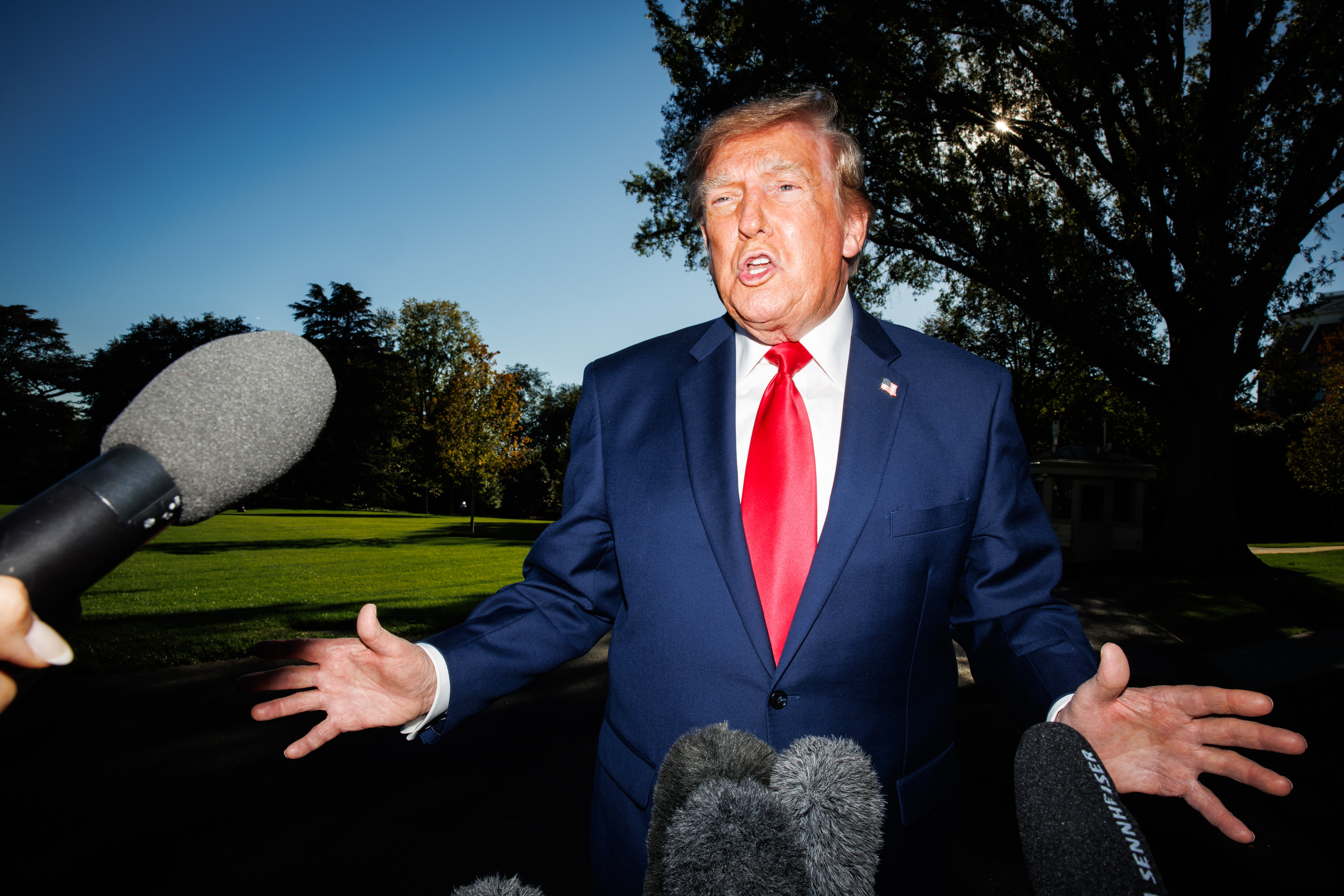 La pregunta que enojó a Trump y por la que arremetió contra dos periodistas tras cuestionarlo sobre Rusia