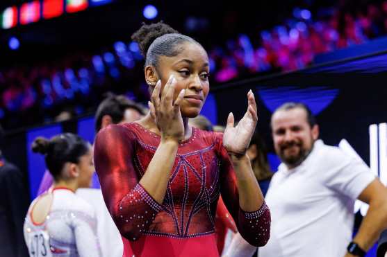 ROTTERDAM (Netherlands), 23/10/2026.- Skye Blakely of USA during the Women's All-Around final at the World Artistic Gymnastics Championships in Rotterdam, Netherlands, 23 October 2026. (Países Bajos; Holanda) EFE/EPA/IRIS VAN DEN BROEK