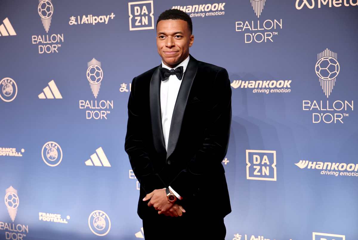 Mbappé se disculpa con el pueblo chino tras la polémica por un meme de Mao Zedong