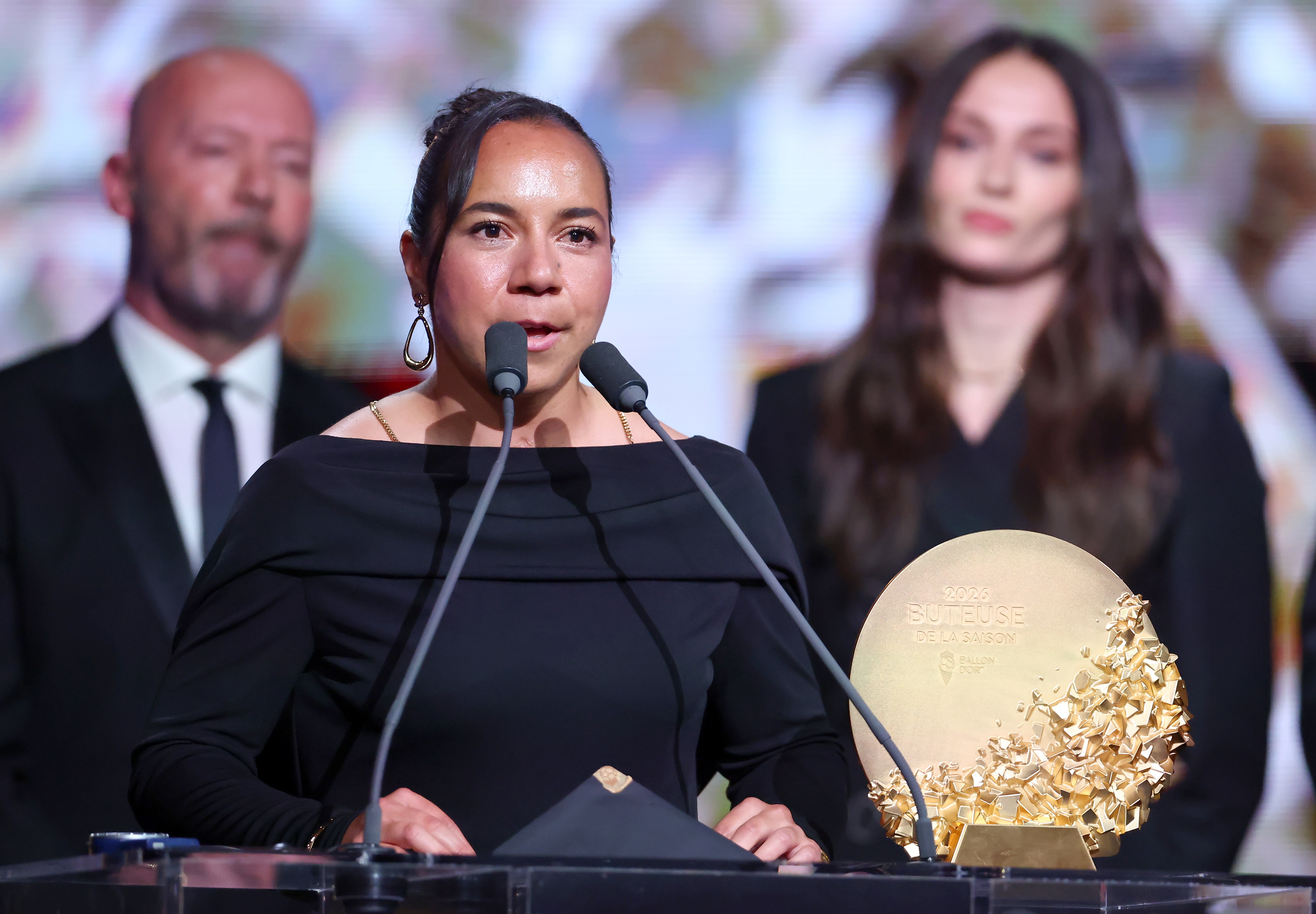 LONDON (United Kingdom), 26/10/2026.- Mexican striker Charlyn Corral of Pachuca wins the Women's Striker of the Year award at the 2026 Ballon d'Or awards ceremony at the London Palladium Theatre, London, Great Britain, 26 October 2026. It is the 70th edition of the annual ceremony. (Gran Bretaña, Reino Unido, Londres) EFE/EPA/TOLGA AKMEN
