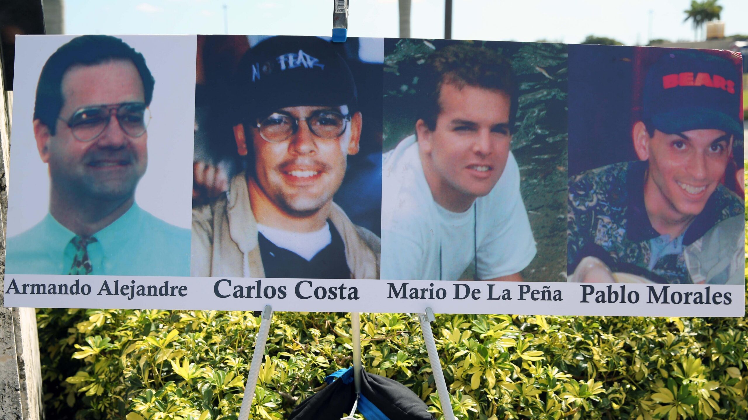 Carlos Costa y la avioneta