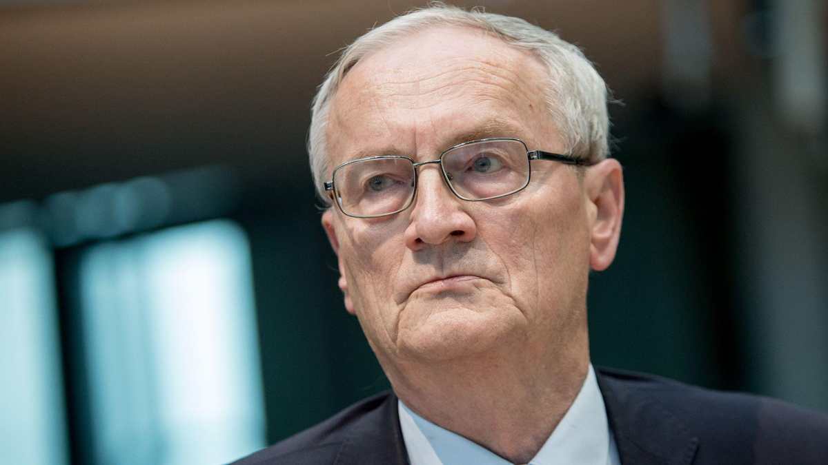 Detienen al exjefe de inteligencia de Alemania por espionaje y traición