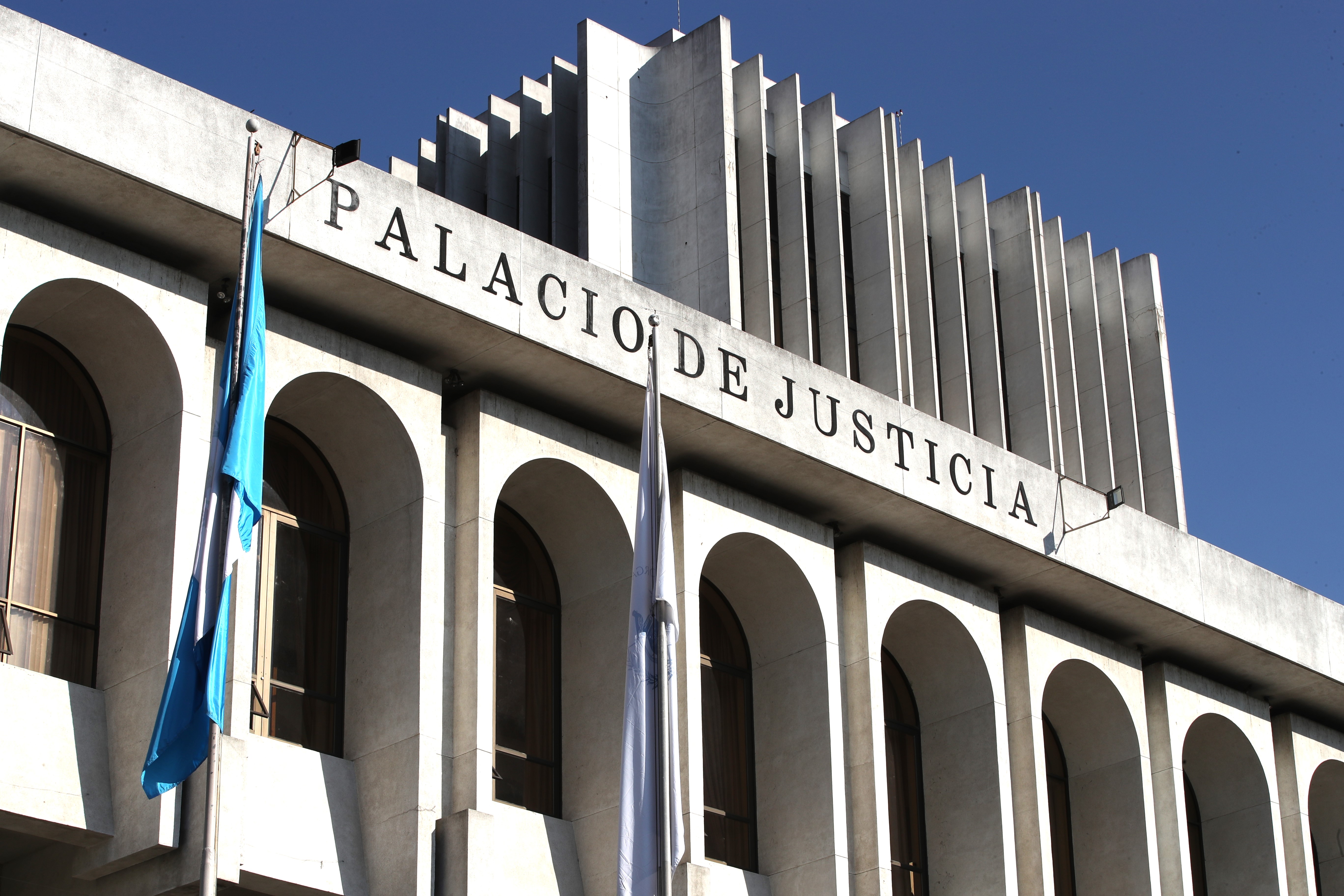 Fachada principal del edificio de la Corte Suprema de Justicia del Organismo Judicial de Guatemala.