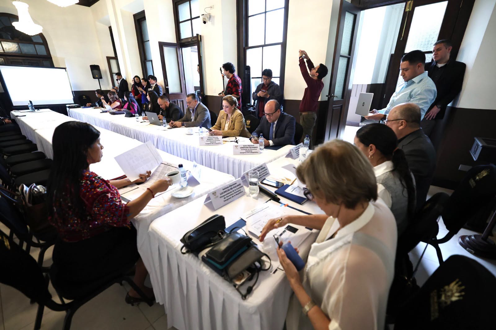 Diputados de la Comisión de Derechos Humanos del Congreso durante reunión para definir el proceso de elección de relatores de la OPT.