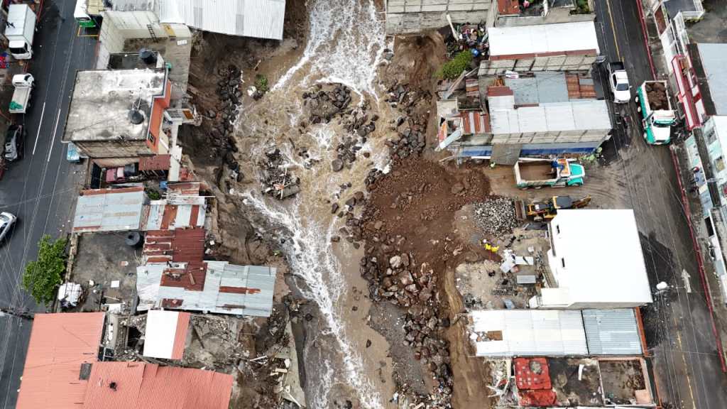 DAÑOS POR RÍO PINULA EN VILLA HERMOSA