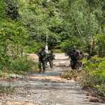 Efectivos del Ejército de Guatemala realizan un patrullaje como parte de las operaciones de seguridad en el territorio nacional. (Foto Prensa Libre: Toamda de @Ejercito_GT)