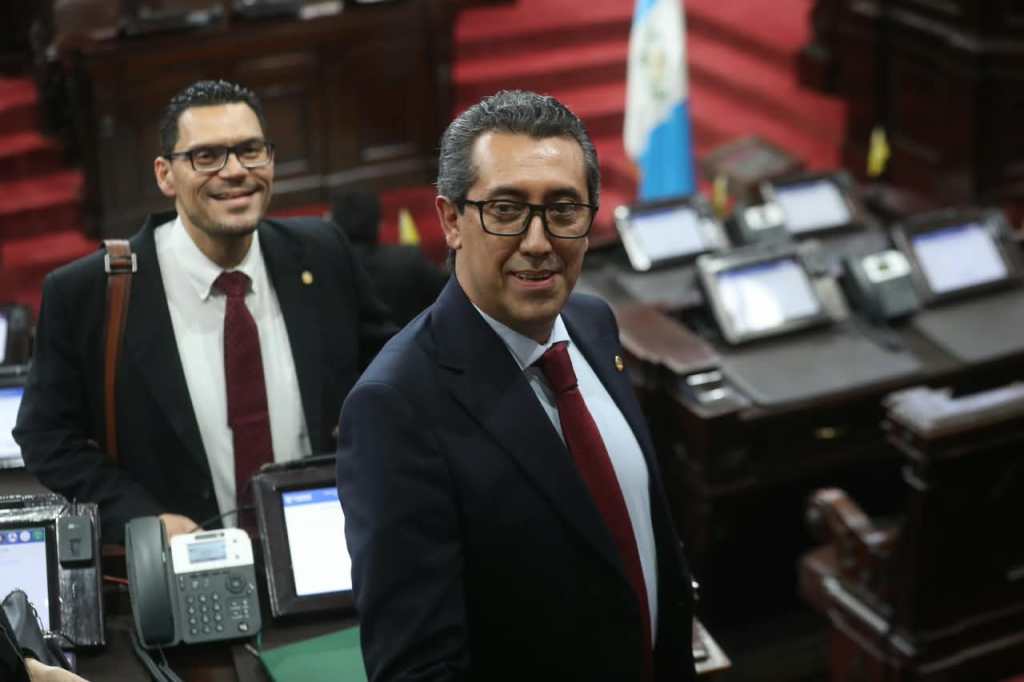 Jonathan Menkos obtiene nuevo permiso para ausentarse de su curul en el Congreso de forma indefinida. (Foto Prensa Libre: Érick Ávila)