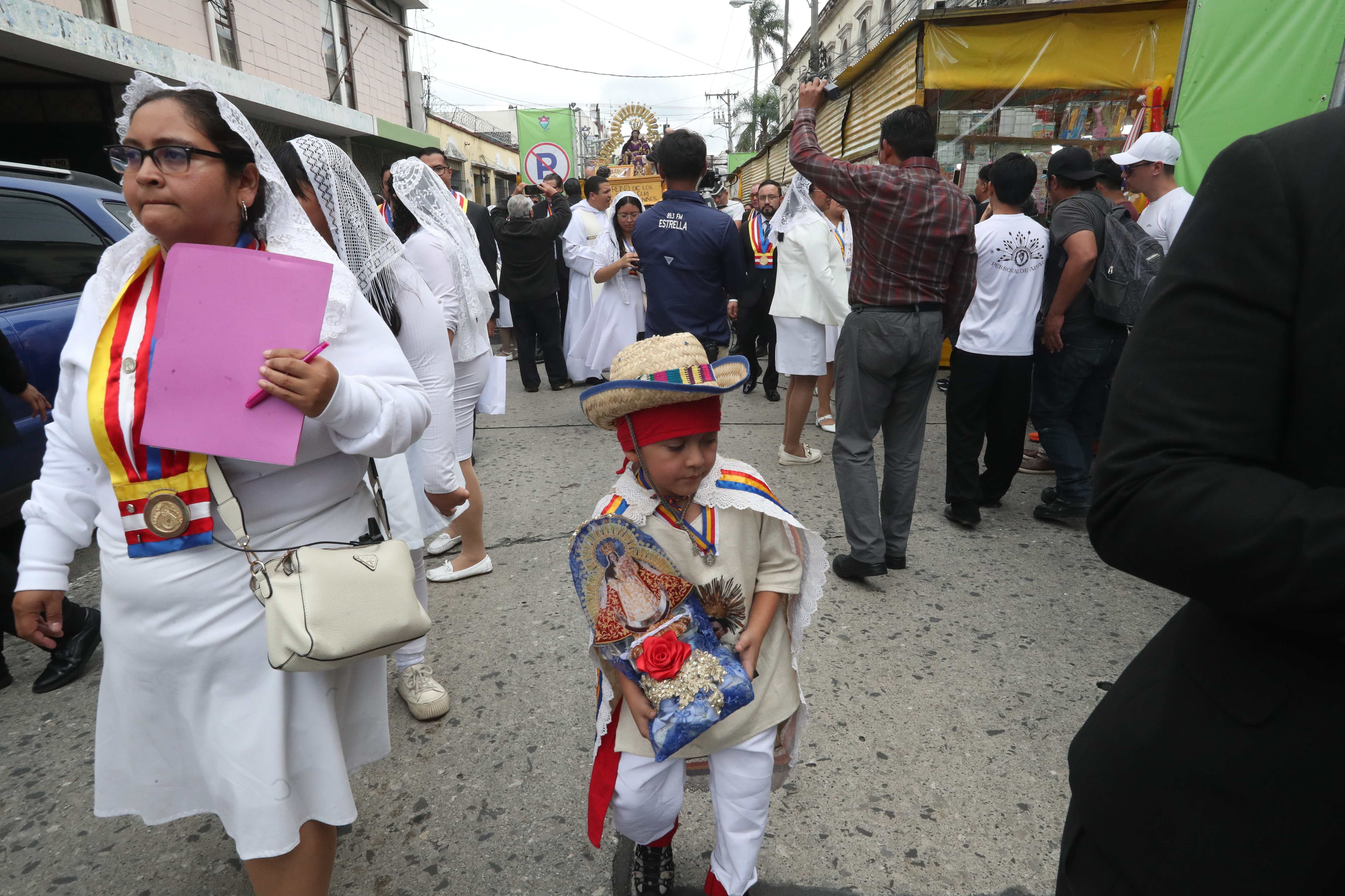 PROCESION INFANTIL DE LA VIRGEN DEL ROSARIO'
