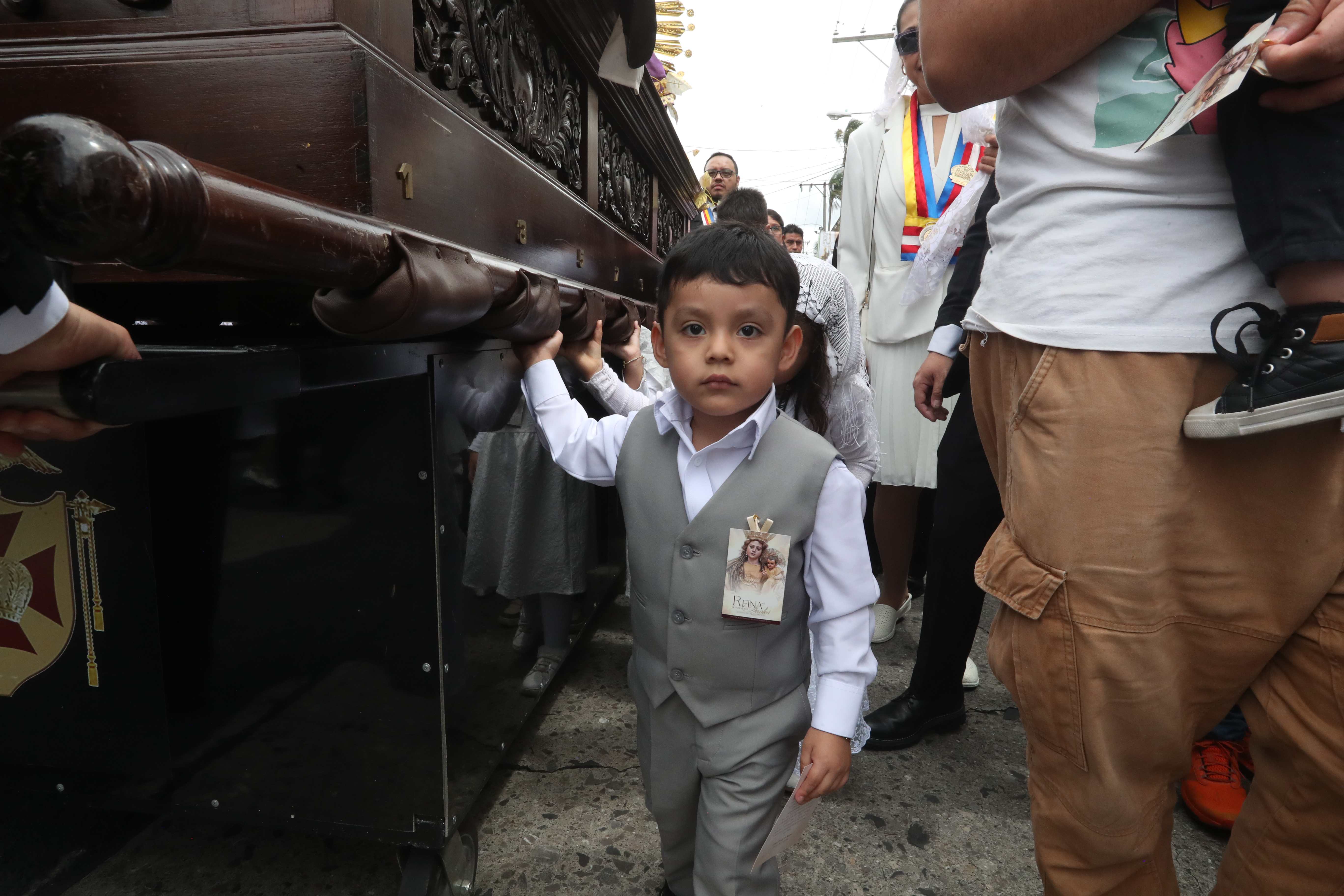 PROCESION INFANTIL DE LA VIRGEN DEL ROSARIO'