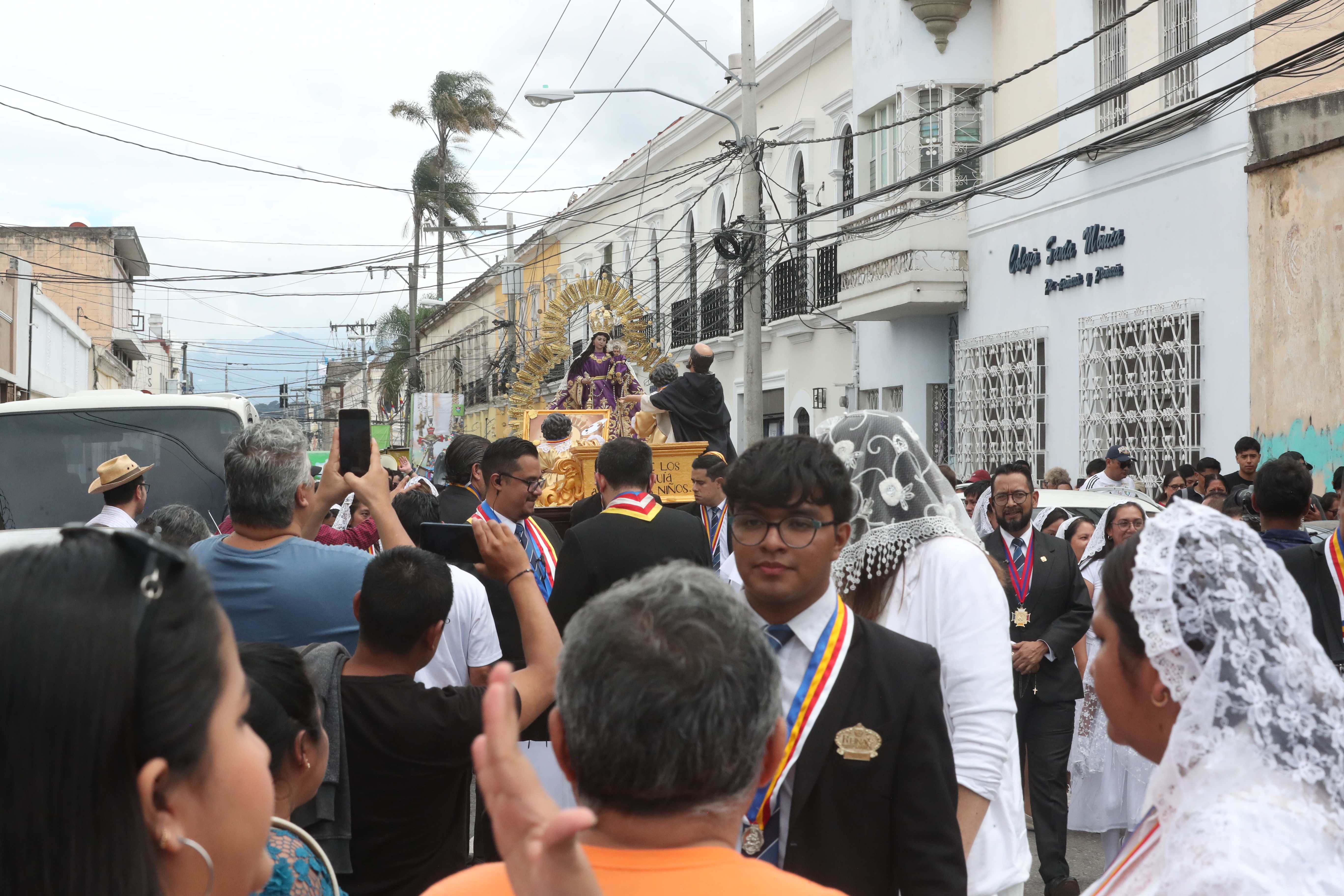 PROCESION INFANTIL DE LA VIRGEN DEL ROSARIO'