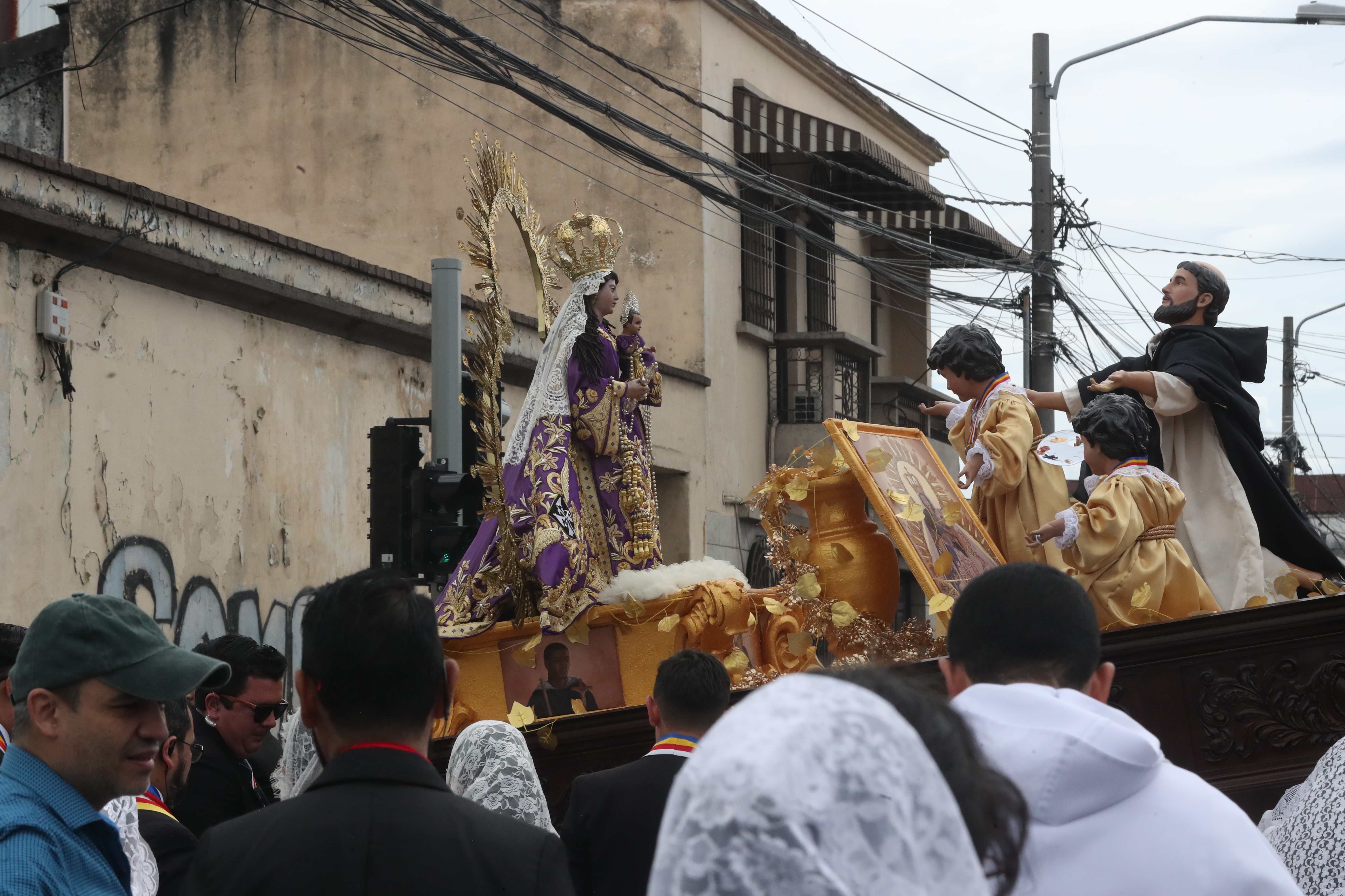 PROCESION INFANTIL DE LA VIRGEN DEL ROSARIO'