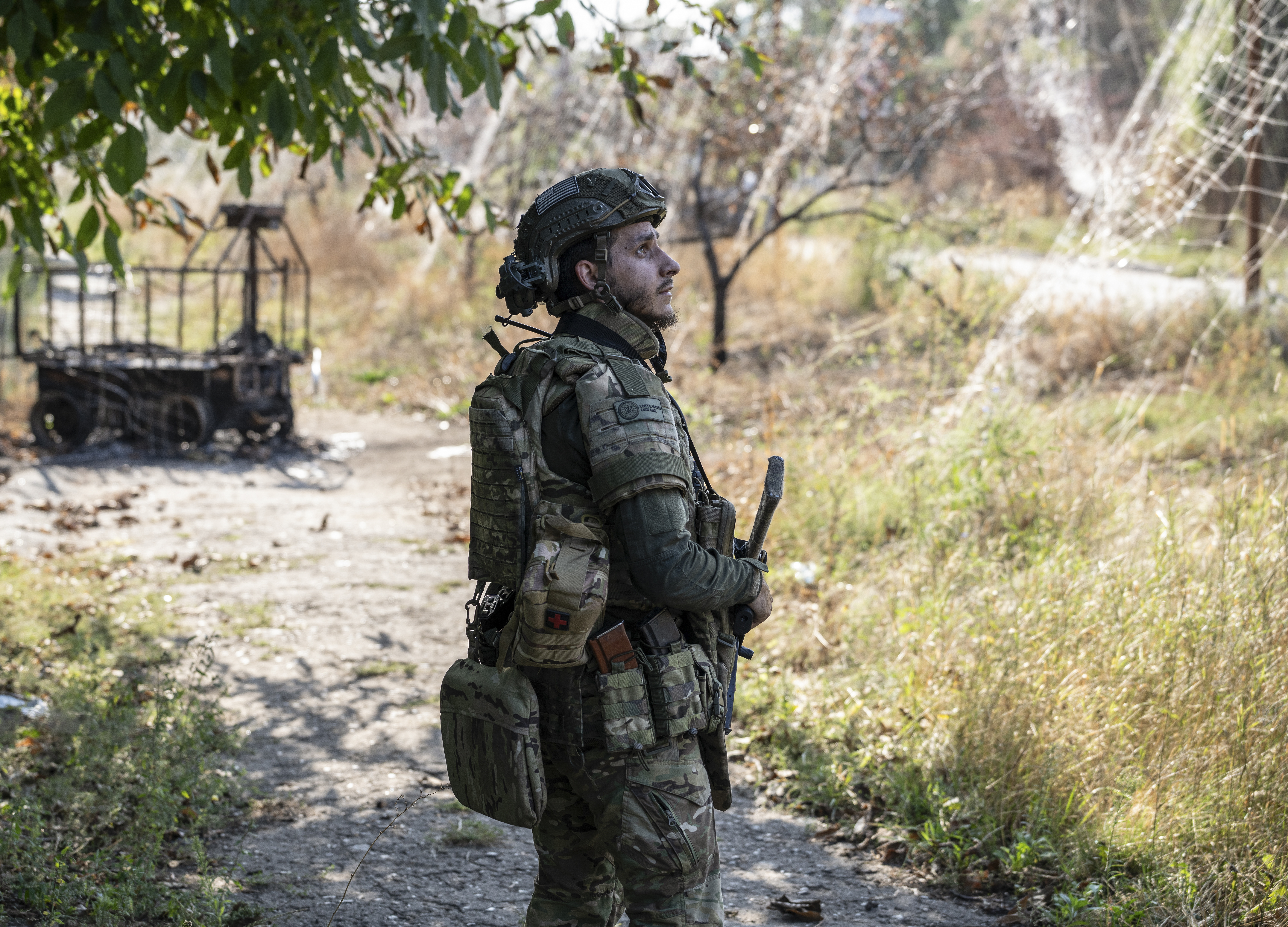 Druzhkivka (Ukraine), 15/09/2026.- A handout photo made available by the press service of the 93rd 'Kholodnyi Yar' Separate Mechanized Brigade of the Ukrainian Armed Forces on 15 September 2026 shows servicemen from the brigade patrolling the frontline city of Druzhkivka, Donetsk region, eastern Ukraine, 12 September 2026, amid the Russian invasion. (Rusia, Ucrania) EFE/EPA/UKRAINE'S 93RD MECHANIZED BRIGADE PRESS SERVICE HANDOUT HANDOUT EDITORIAL USE ONLY/NO SALES